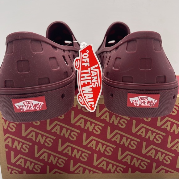Vans Men’s Slip-On Trk
Tawny Port
VN0A5HF8TWP
Sneakers - Picture 13 of 16
